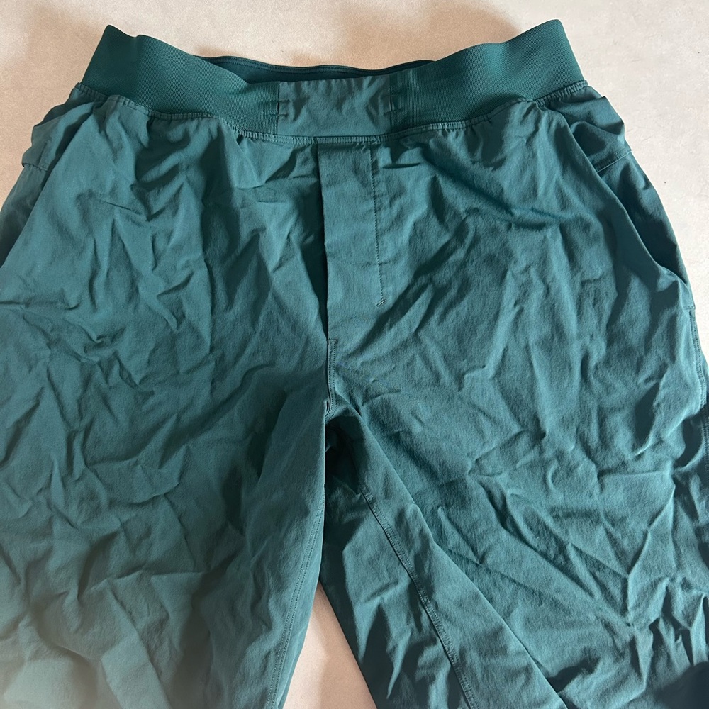 Lululemon Athletica Blue/ green shorts with liner